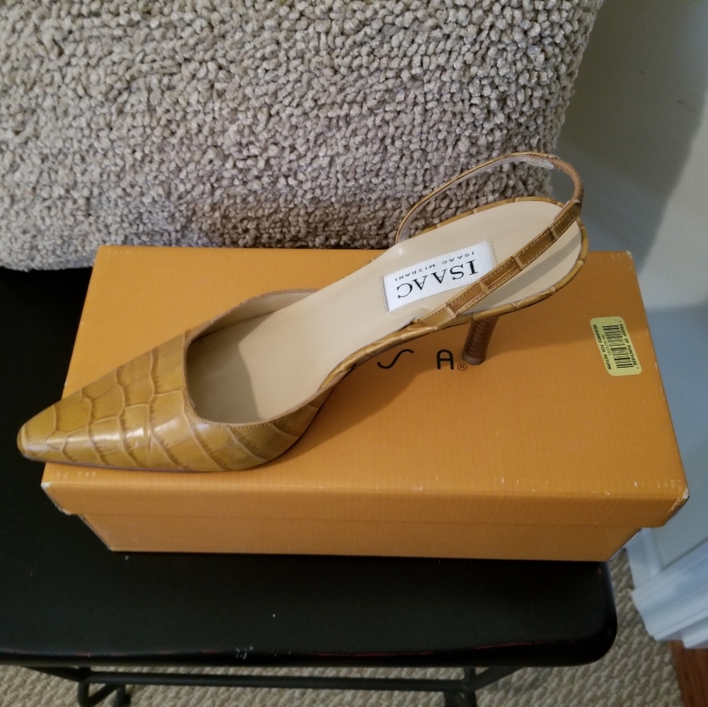 Shoes - Picture 2 of 2